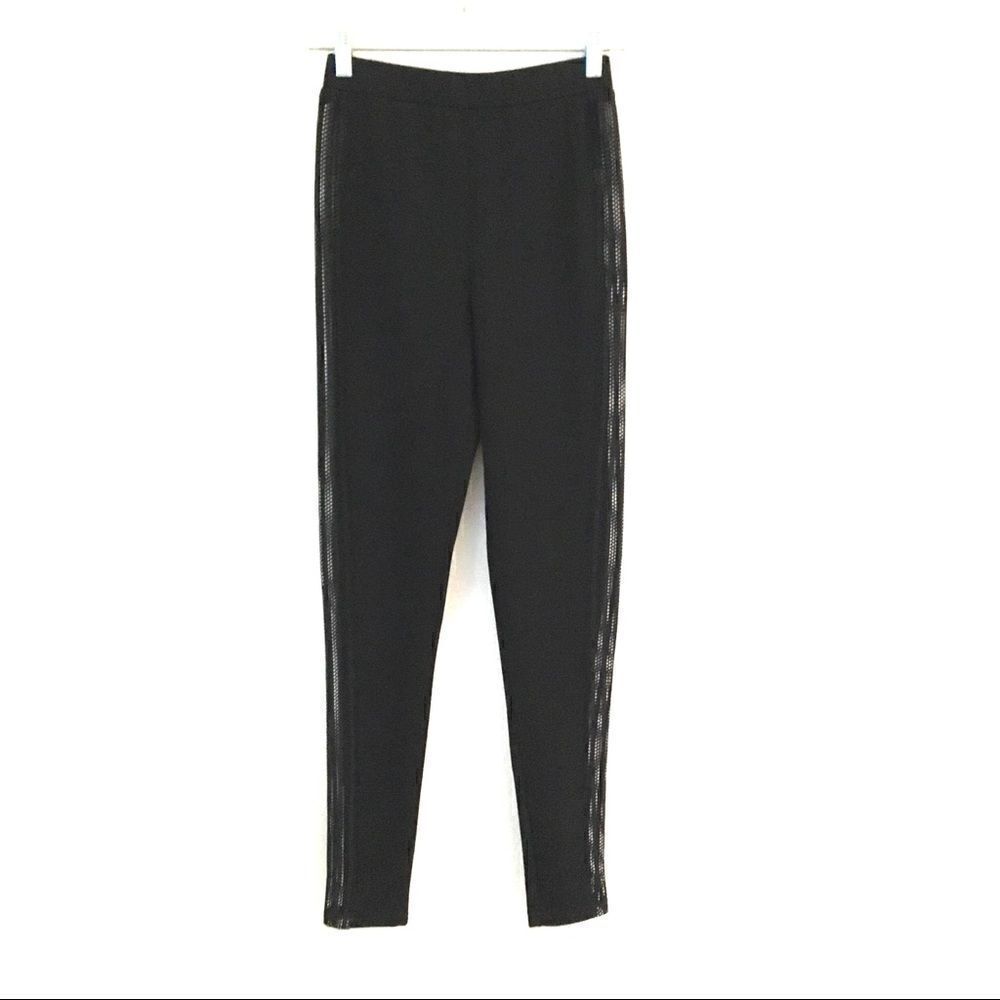 Forever 21 cut out long black leggings S‎